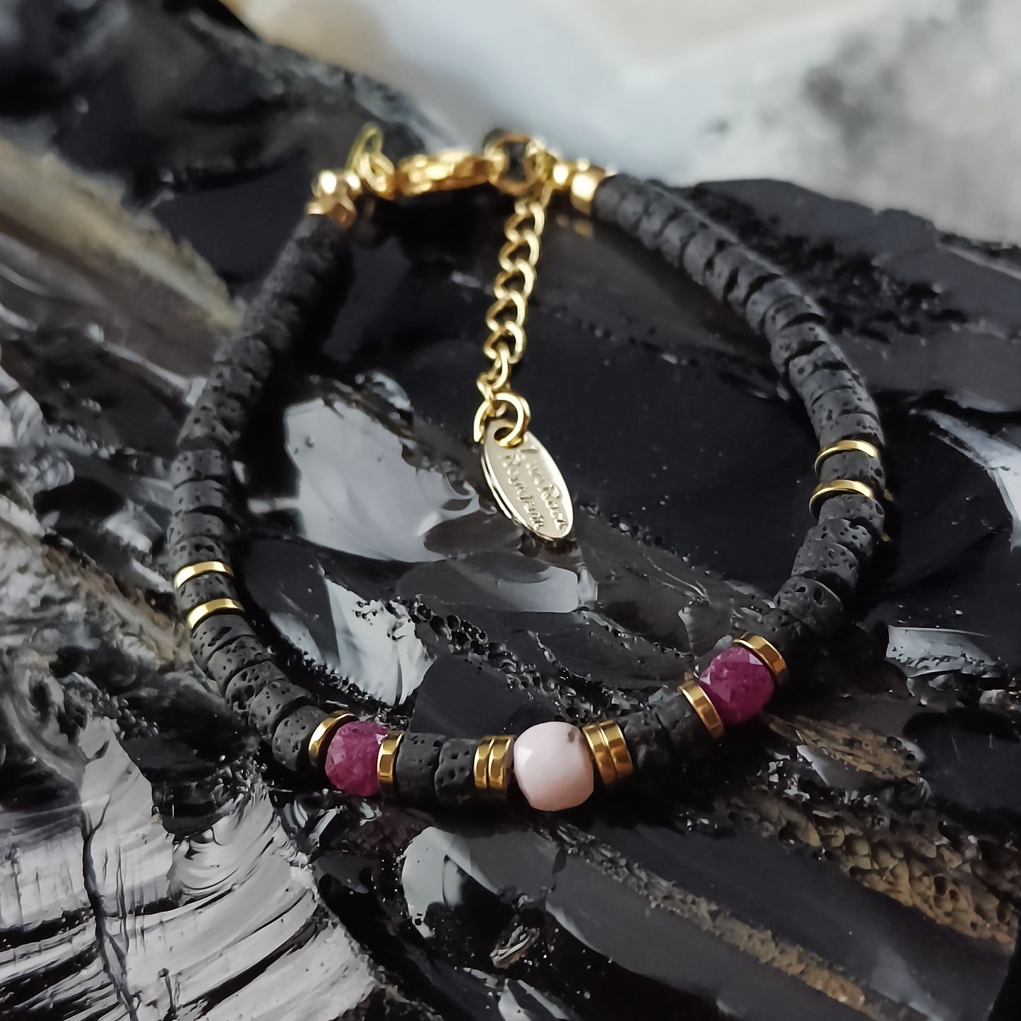Rúbín og Rósarkvars Hraunsteina Armband