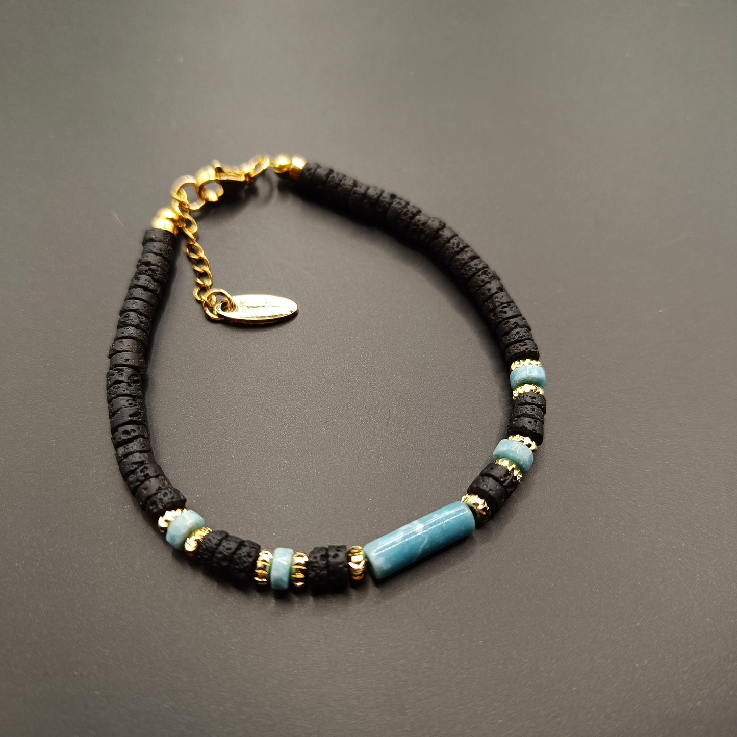 Aqua-Terra Jaspís steinarmband með þunnskornum hraunsteinum