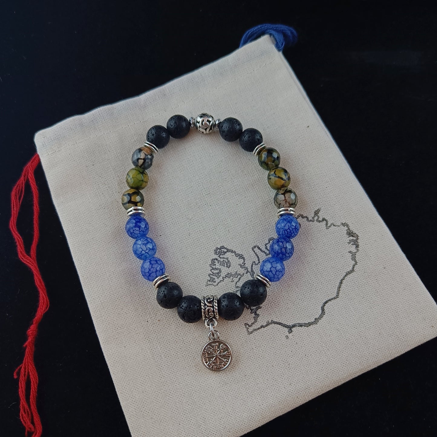Dreka Armband - Grænir og Bláir Agat Steinar með Vegvísi