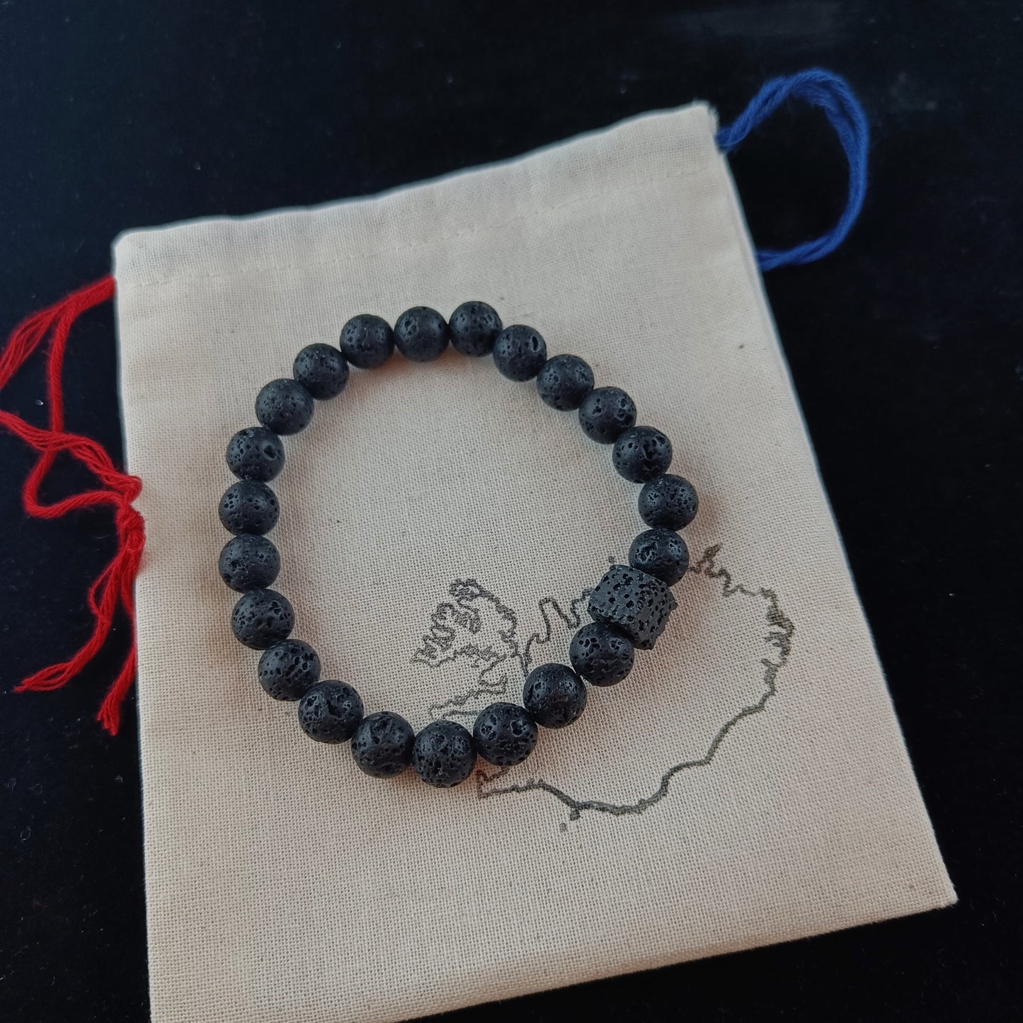 Hraunarmband með Hrauntening