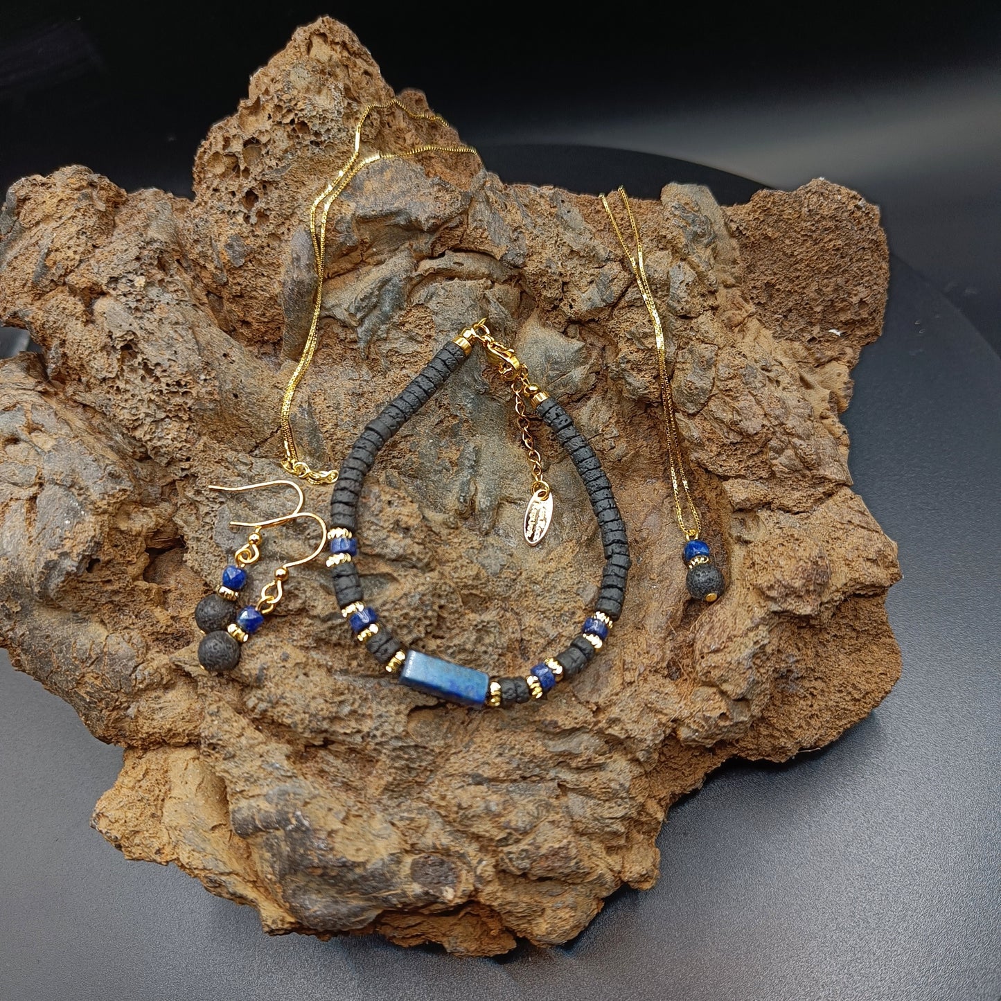 Lapís Lazuli og Hraun skartgripasett