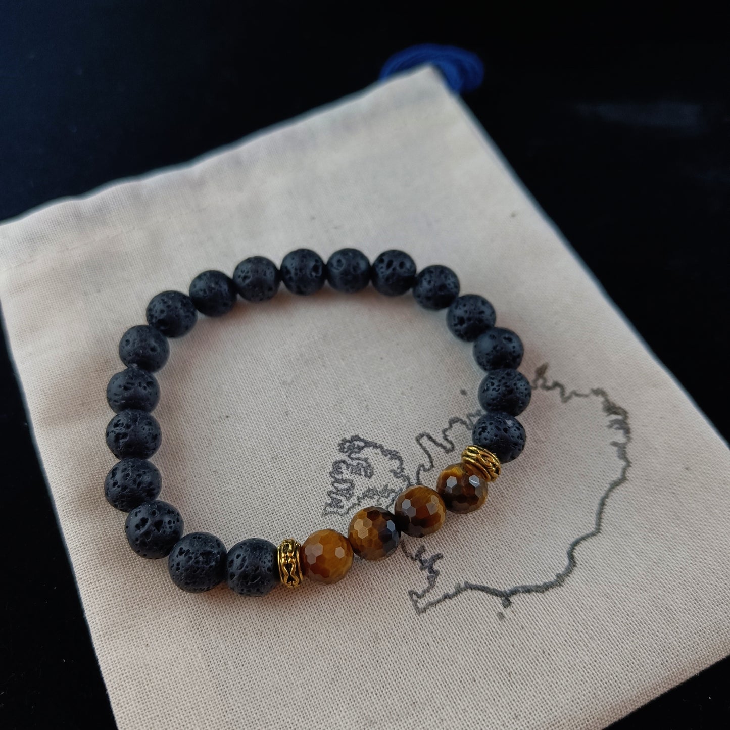 Tígrisauga Hraunarmband