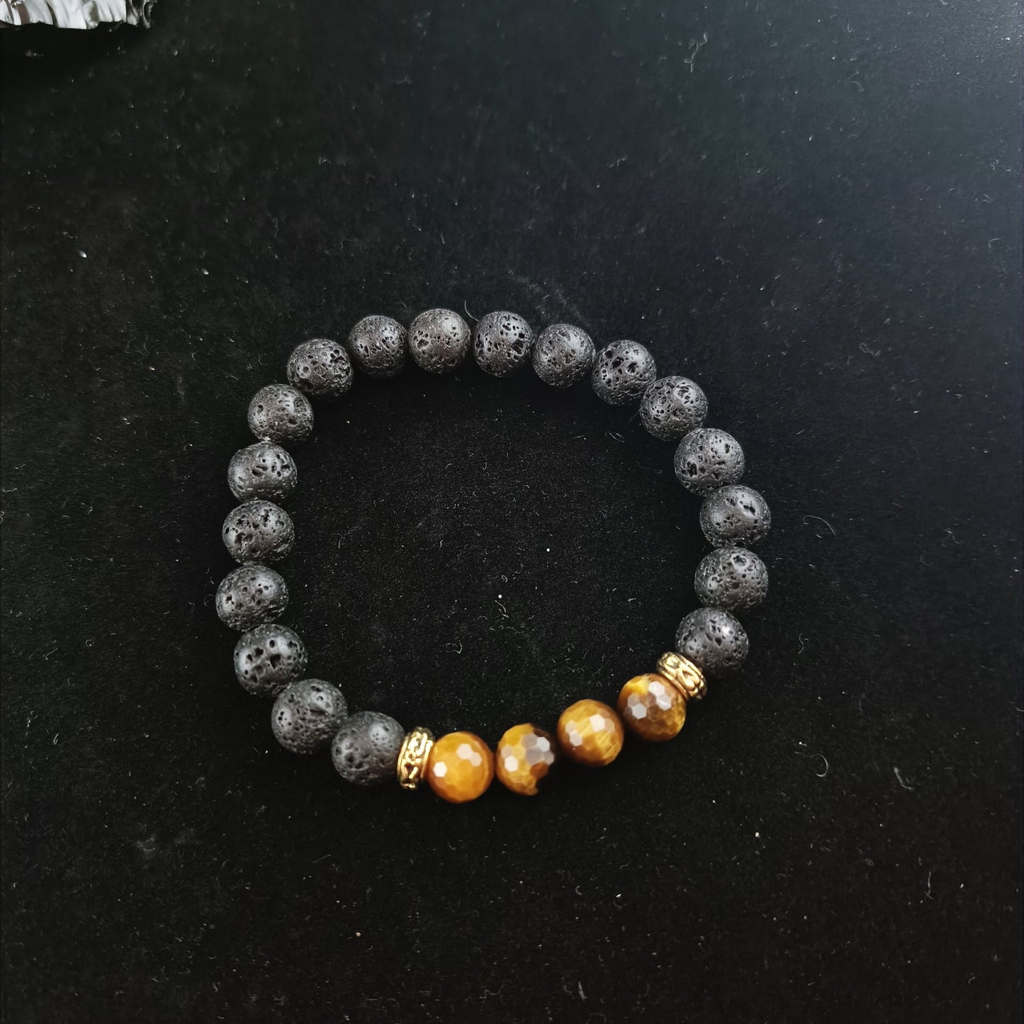 Tígrisauga Hraunarmband
