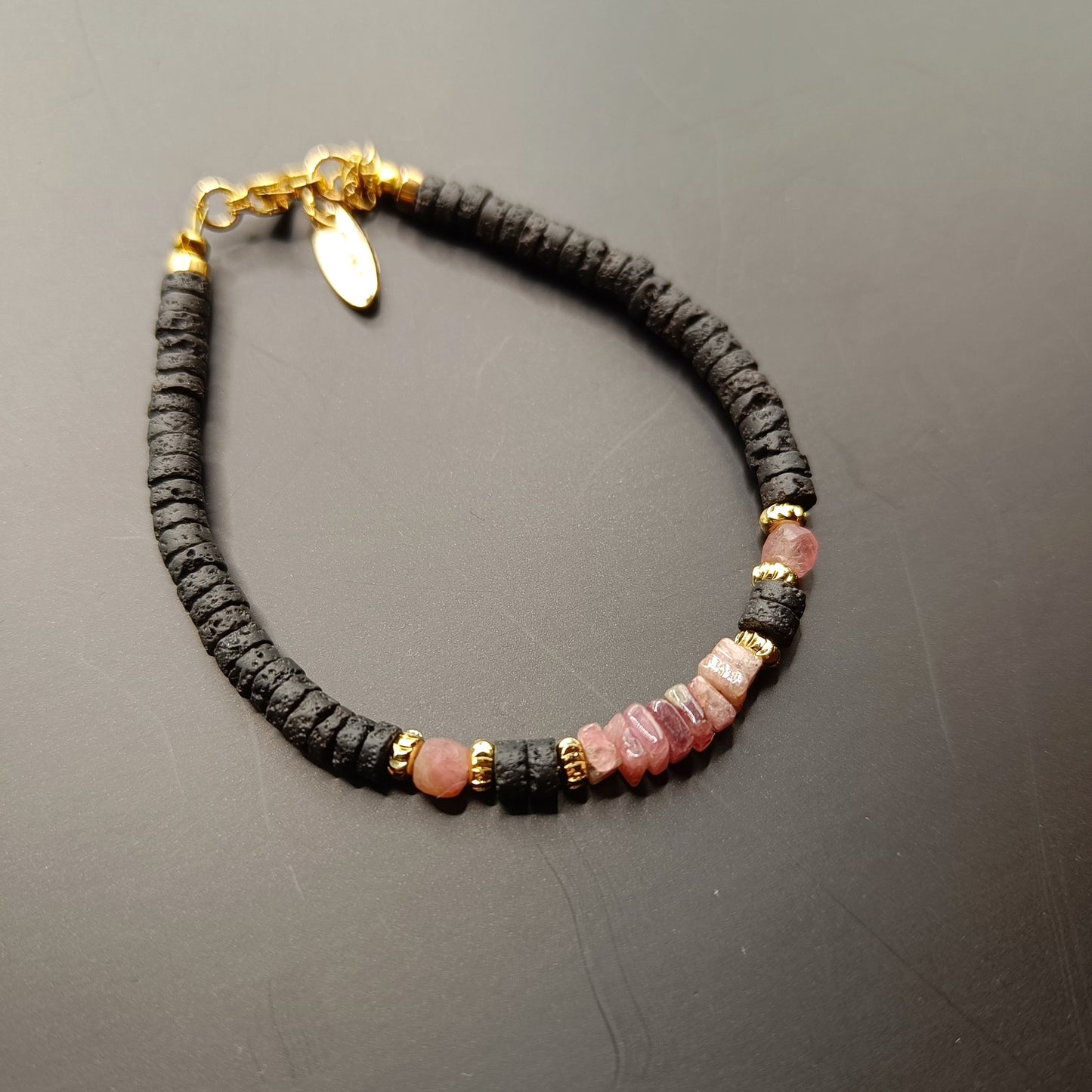 Bleikar Túrmalín Flögur og Þunnskorið hraun - Armband