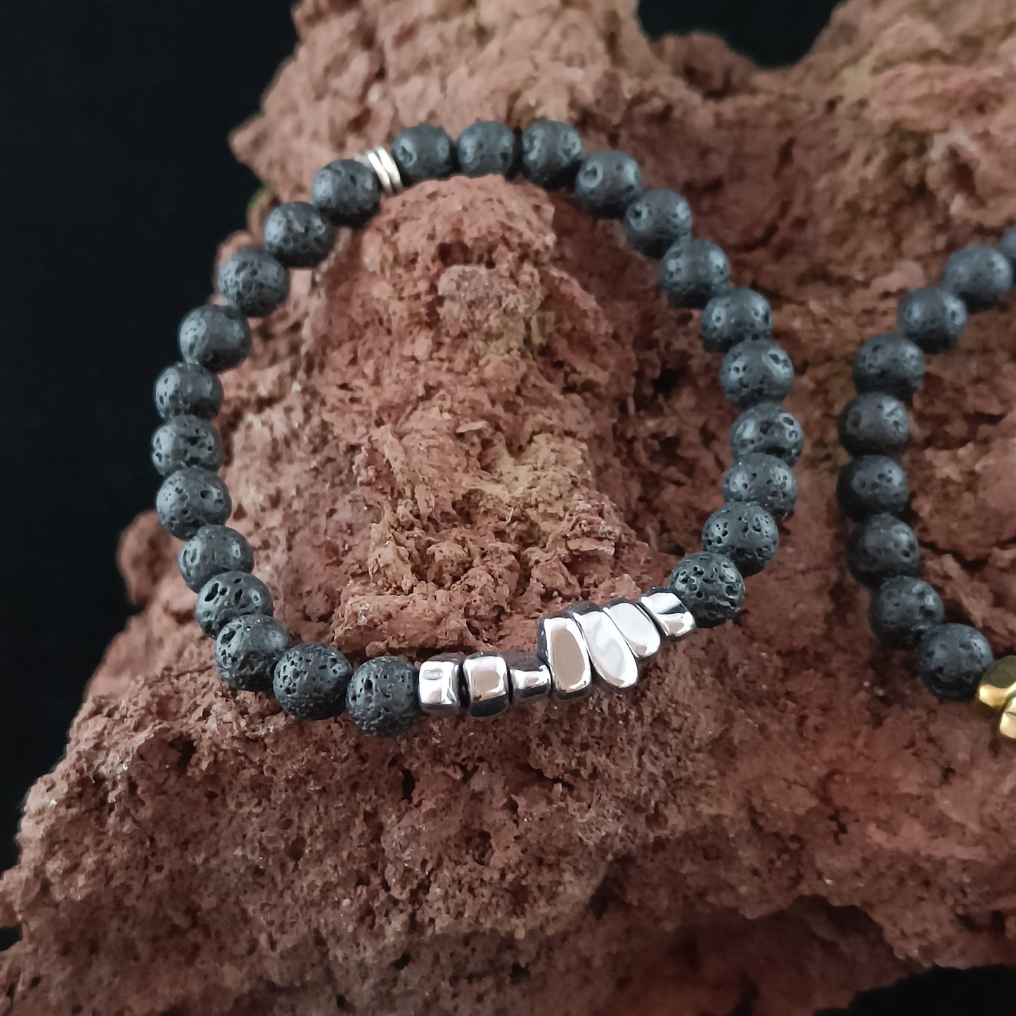 Gull- og Silfurbrot hraun armbönd